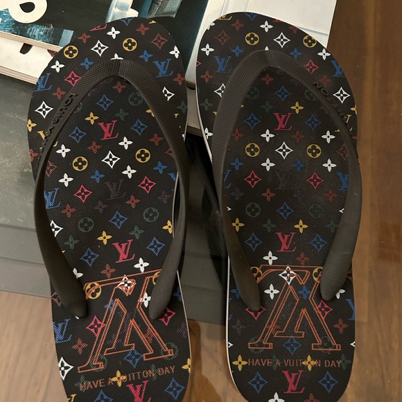 Sandals - Picture 2 of 5